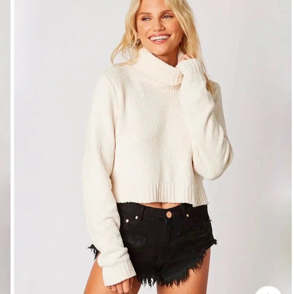 Cotton Candy LA Ivory Turtleneck Ribbed Knit Cropped Sweater Women’s S/M